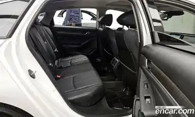 Honda Accord 2018 2.0 Автомат в Москве № 526163, миниатюра 12
