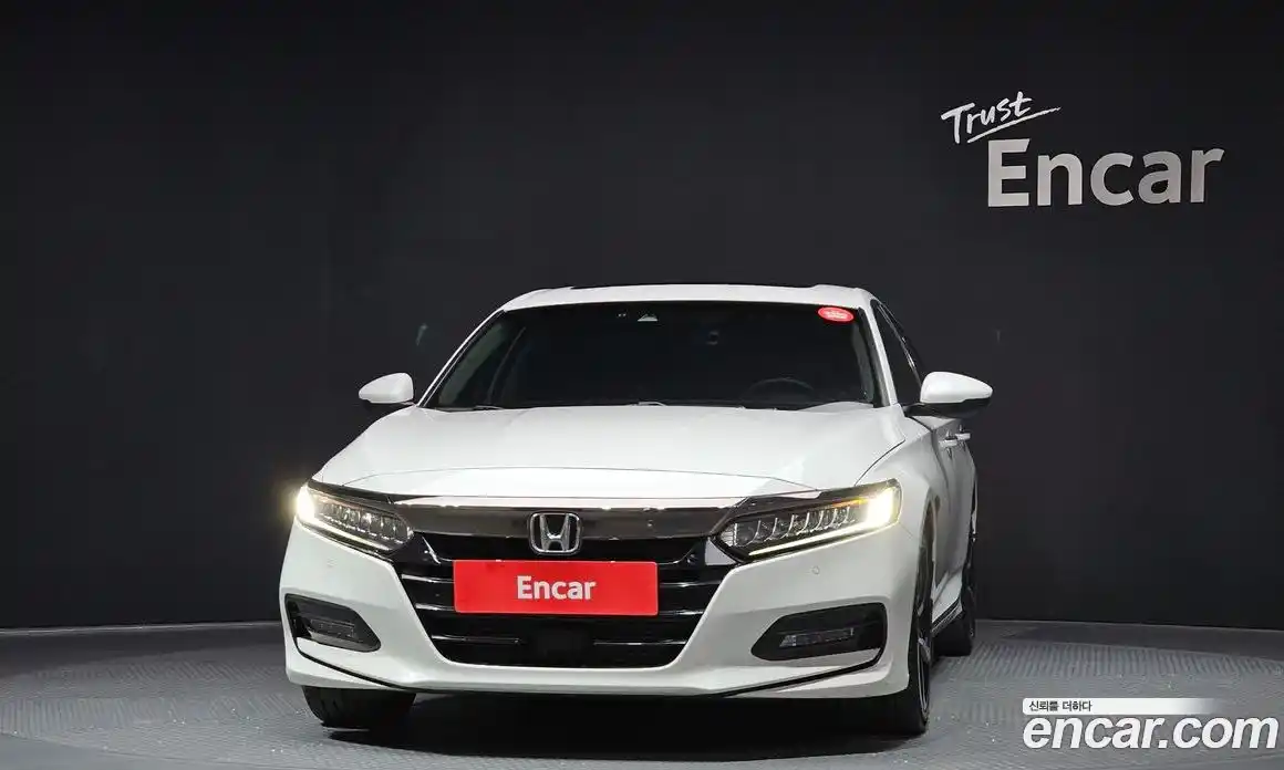 Honda Accord 2018 2.0 Автомат в Москве № 526163, фото 3