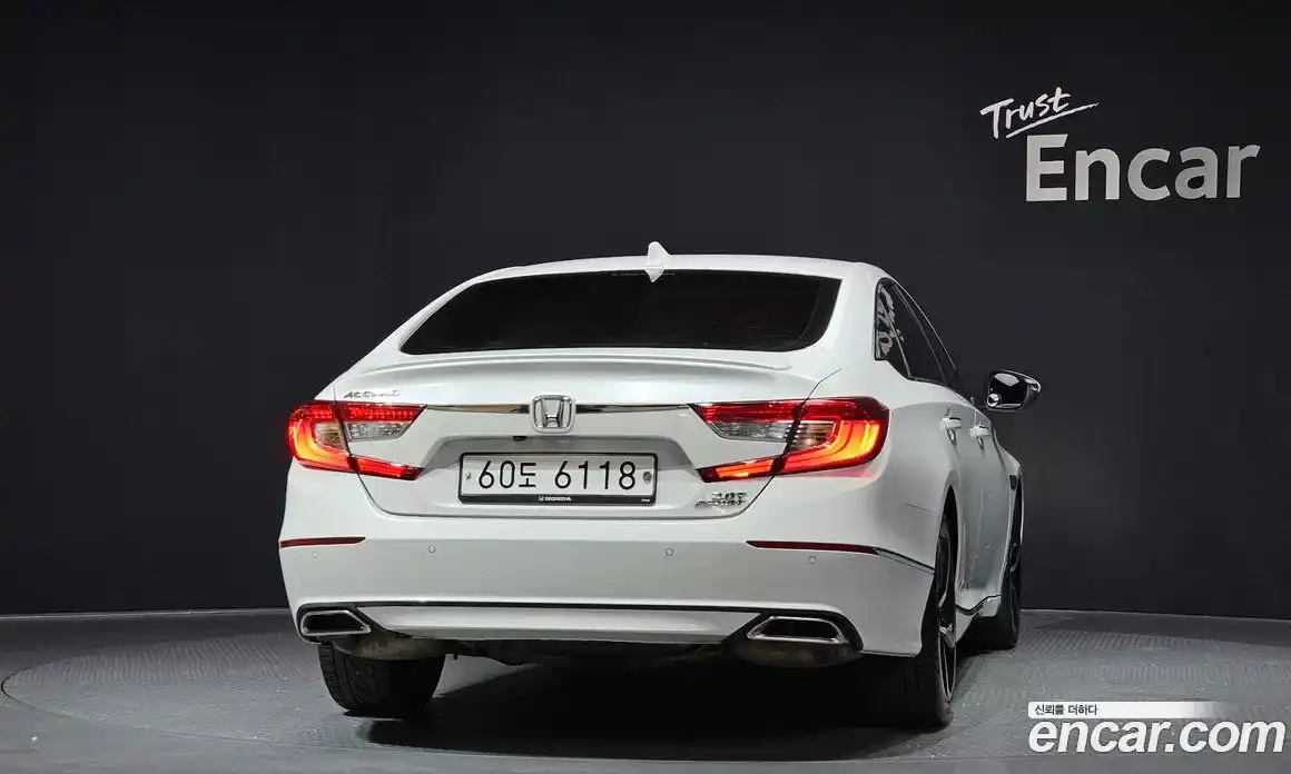 Honda Accord 2018 2.0 Автомат в Москве № 526163, фото 4