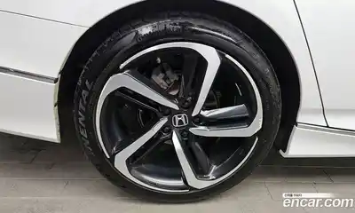 Honda Accord 2018 2.0 Автомат в Москве № 526163, миниатюра 5