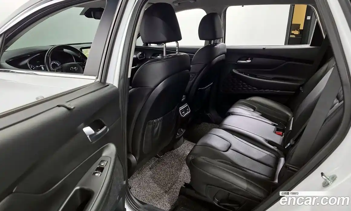 Hyundai Santa Fe 2022 2.5 Автомат в Москве № 530914, фото 11