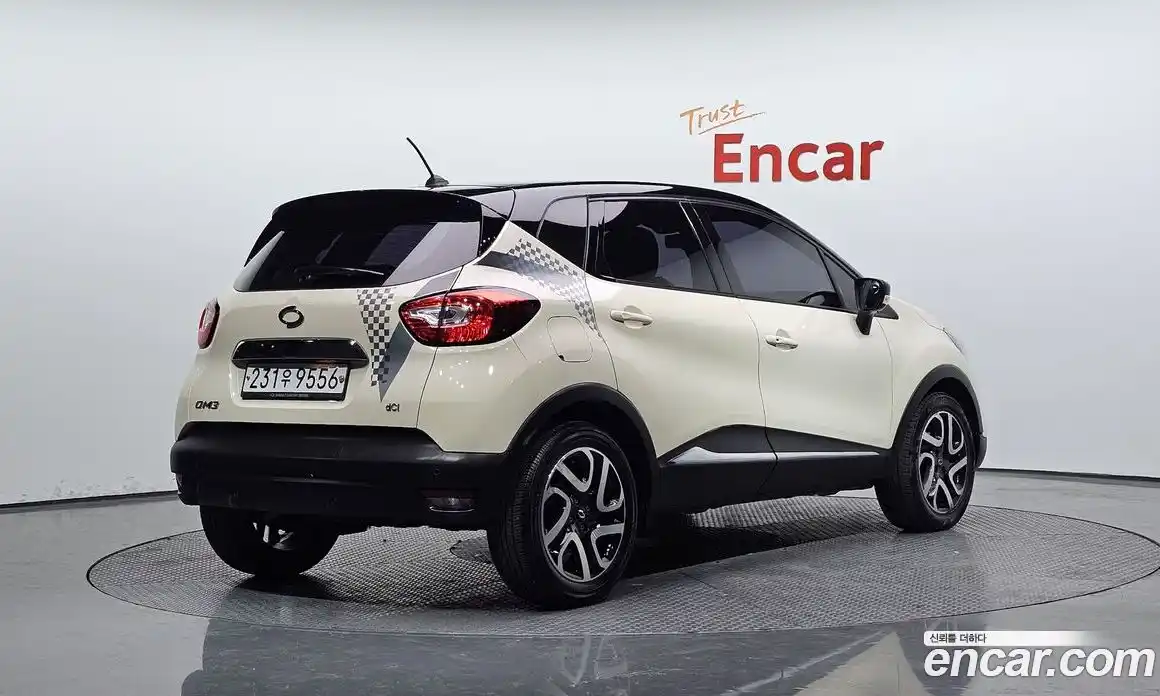 Renault QM3 2015 1.5 Автомат в Москве № 534186, фото 1