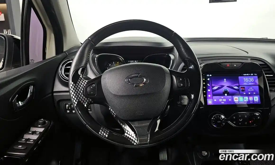 Renault QM3 2015 1.5 Автомат в Москве № 534186, фото 12