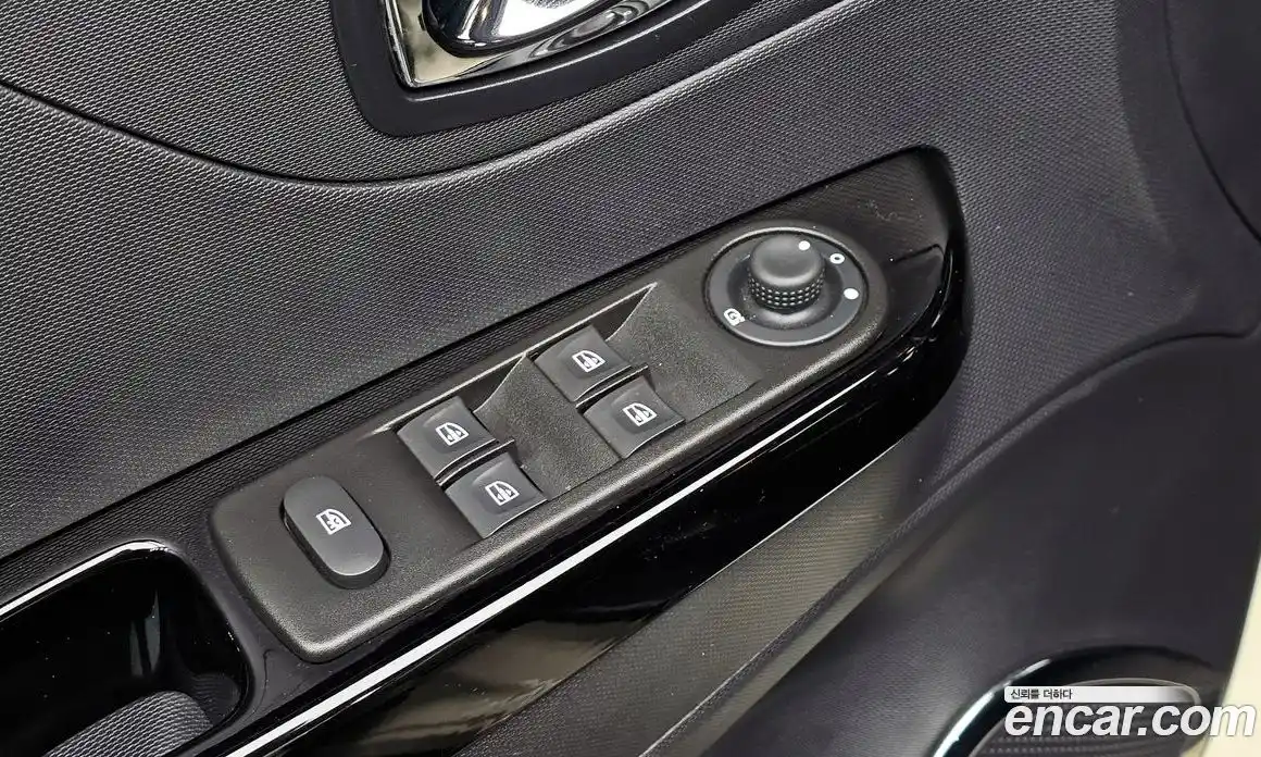 Renault QM3 2015 1.5 Автомат в Москве № 534186, фото 16