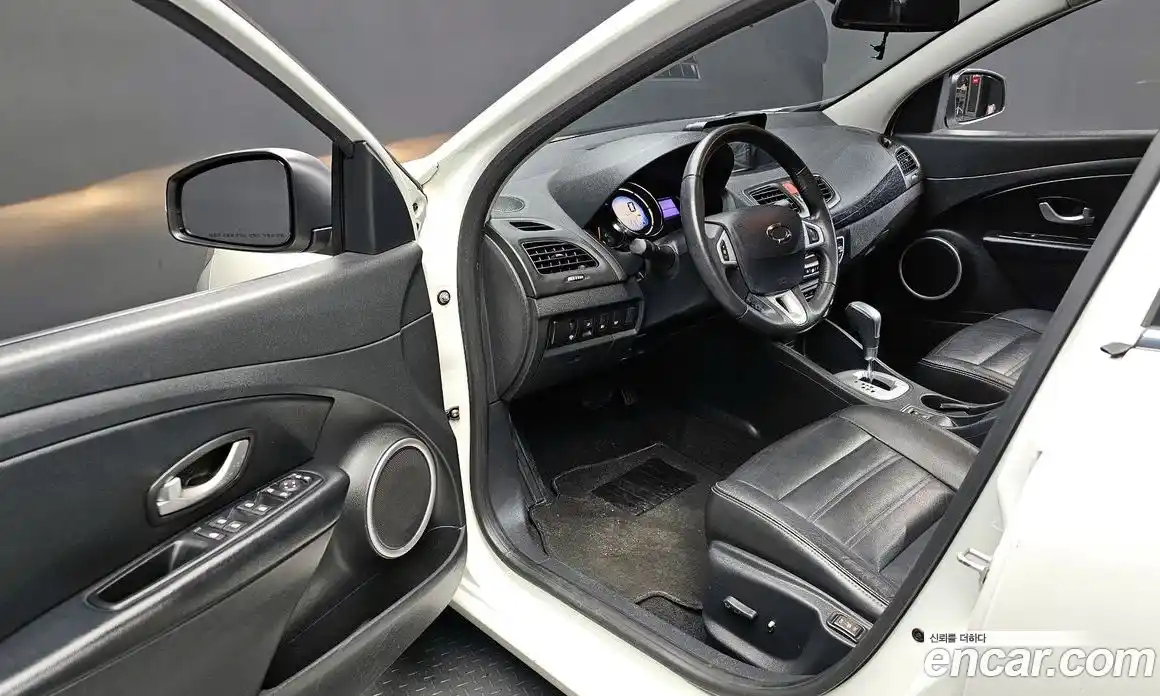 Renault SM3 2015 1.6 Автомат в Москве № 534320, фото 11