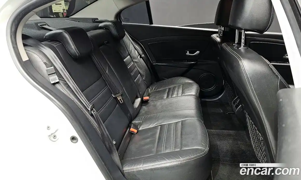 Renault SM3 2015 1.6 Автомат в Москве № 534320, фото 12