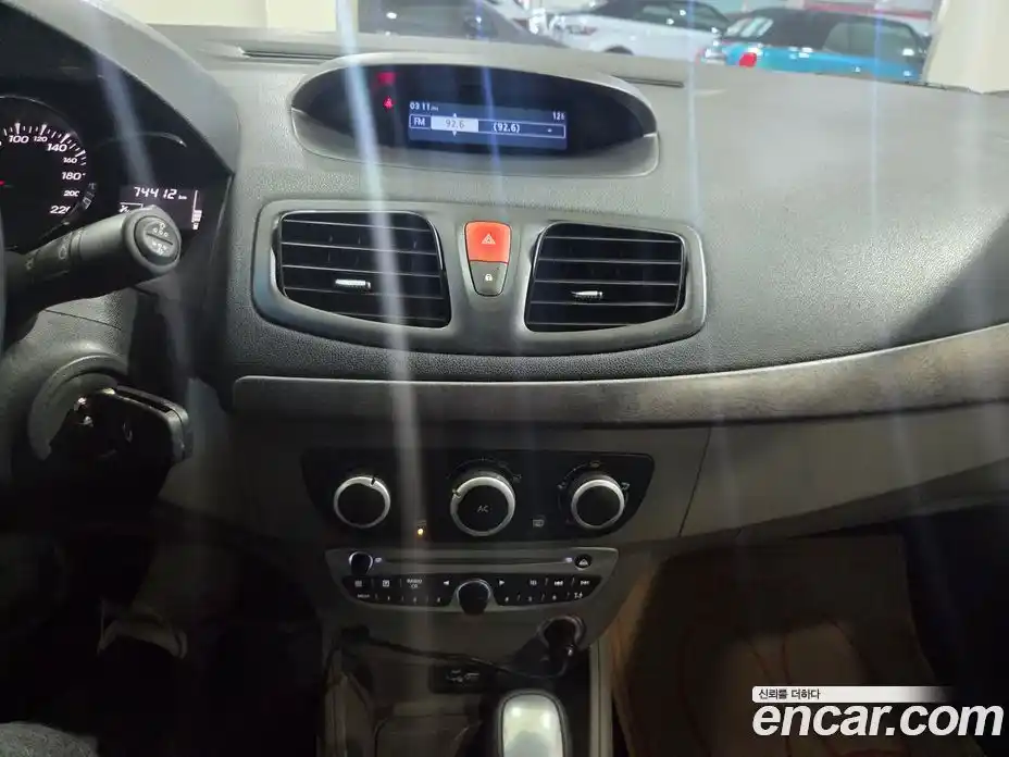 Renault SM3 2011 2.0 Автомат в Москве № 536864, фото 10