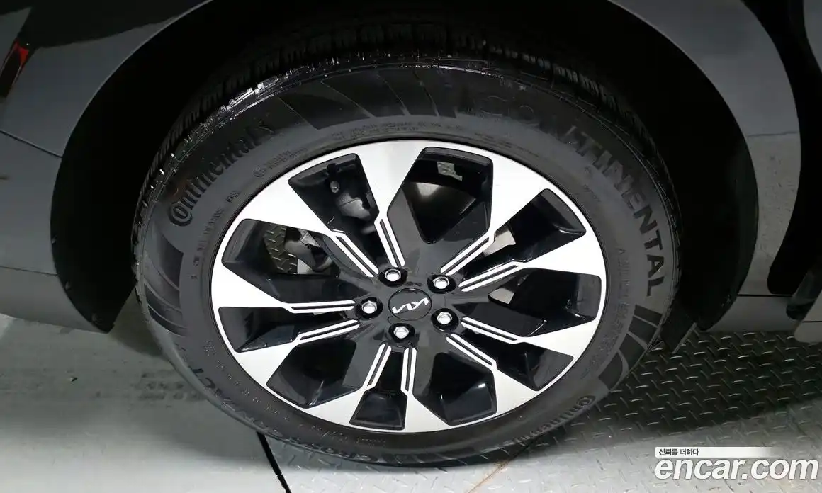 Kia Canival 2023 2.2 Автомат в Москве № 53888, фото 13