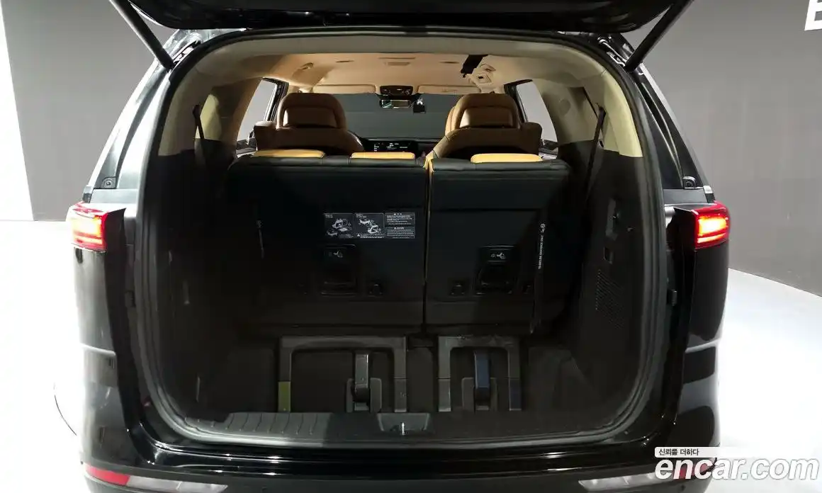 Kia Canival 2023 2.2 Автомат в Москве № 53888, фото 4