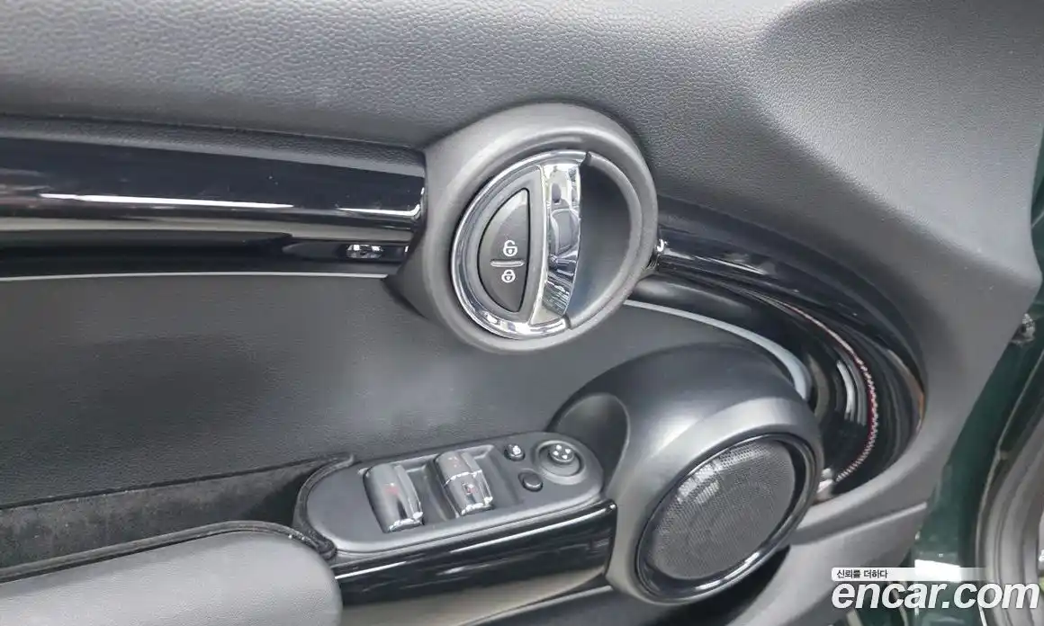 Mini Cooper Convertible 2024 2.0 Автомат в Москве № 539451, фото 17