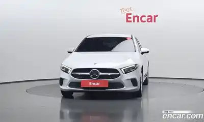 Mercedes-Benz A-Class 2019 2.0 Автомат в Москве № 542385, миниатюра 3