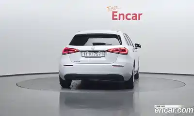 Mercedes-Benz A-Class 2019 2.0 Автомат в Москве № 542385, миниатюра 4