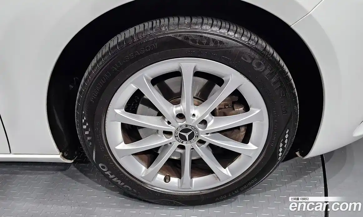 Mercedes-Benz A-Class 2019 2.0 Автомат в Москве № 542385, фото 5