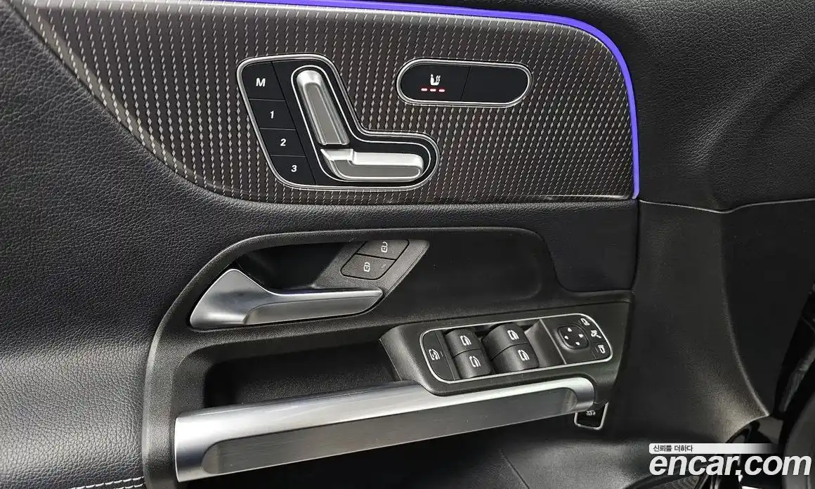 Mercedes-Benz GLB-Class 2021 2.0 Автомат в Москве № 542661, фото 19