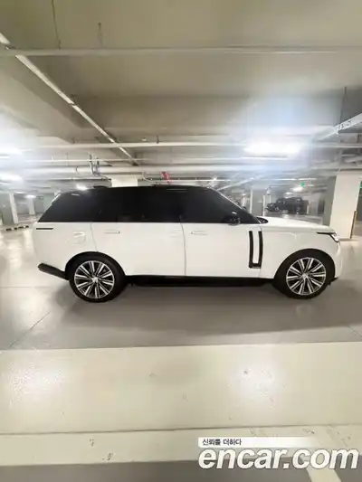 Land Rover Range-Rover 2023 4.4 Автомат в Москве № 546159, миниатюра 10