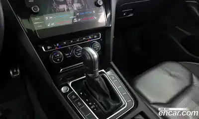 Volkswagen Arteon 2018 2.0 Автомат в Москве № 547357, миниатюра 9