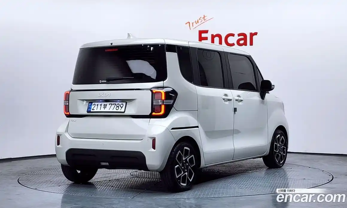 Kia Ray 2023 1.0 Автомат в Москве № 55854, фото 2