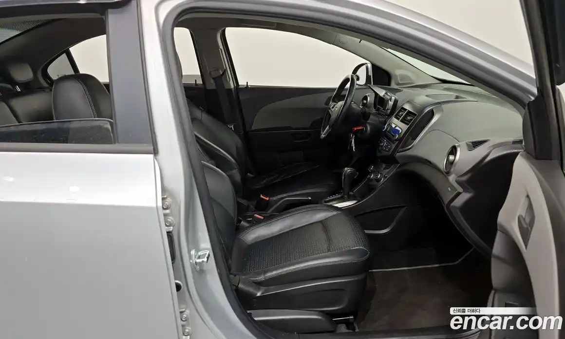 Chevrolet Aveo 2015 1.4 Автомат в Москве № 99049, фото 8