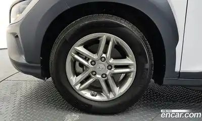 Hyundai Kona 2022 1.6 Автомат в Москве № 110369, миниатюра 5