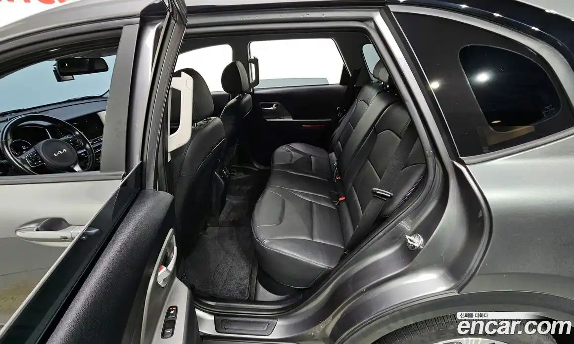 Kia Niro 2023 0.2 Автомат в Москве № 121342, фото 11