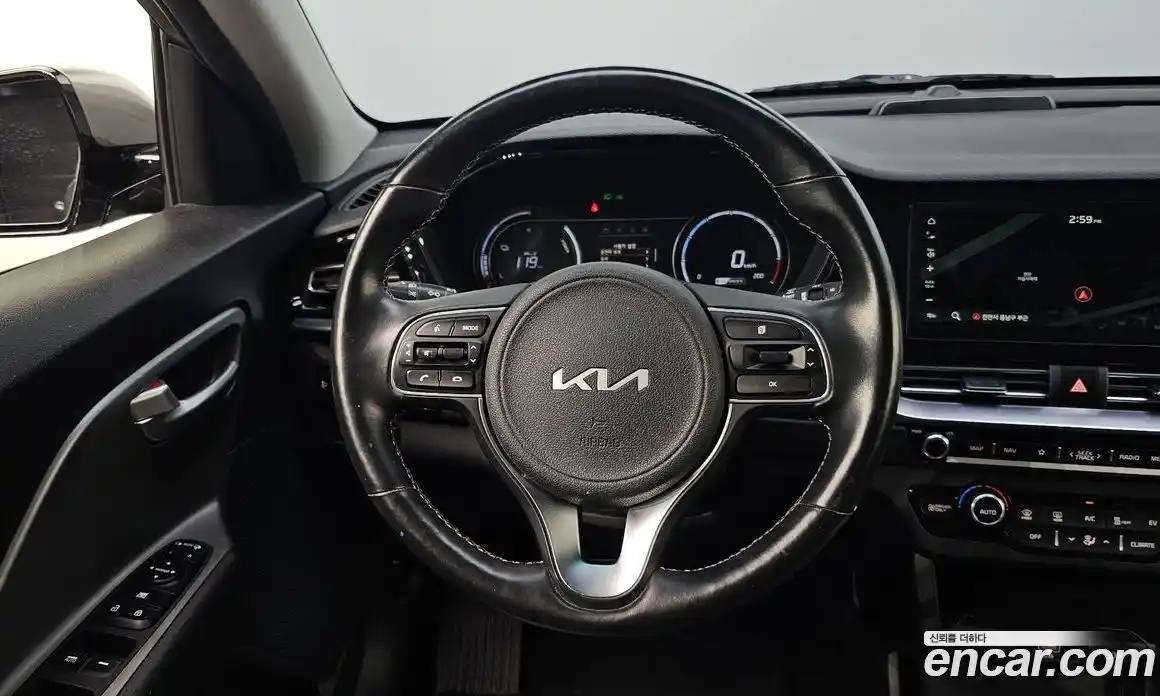 Kia Niro 2023 0.2 Автомат в Москве № 121342, фото 15