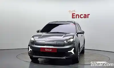 Kia Niro 2023 0.2 Автомат в Москве № 121342, миниатюра 3