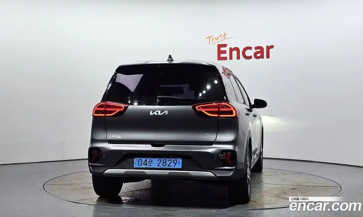 Kia Niro 2023 0.2 Автомат в Москве № 121342, фото 4