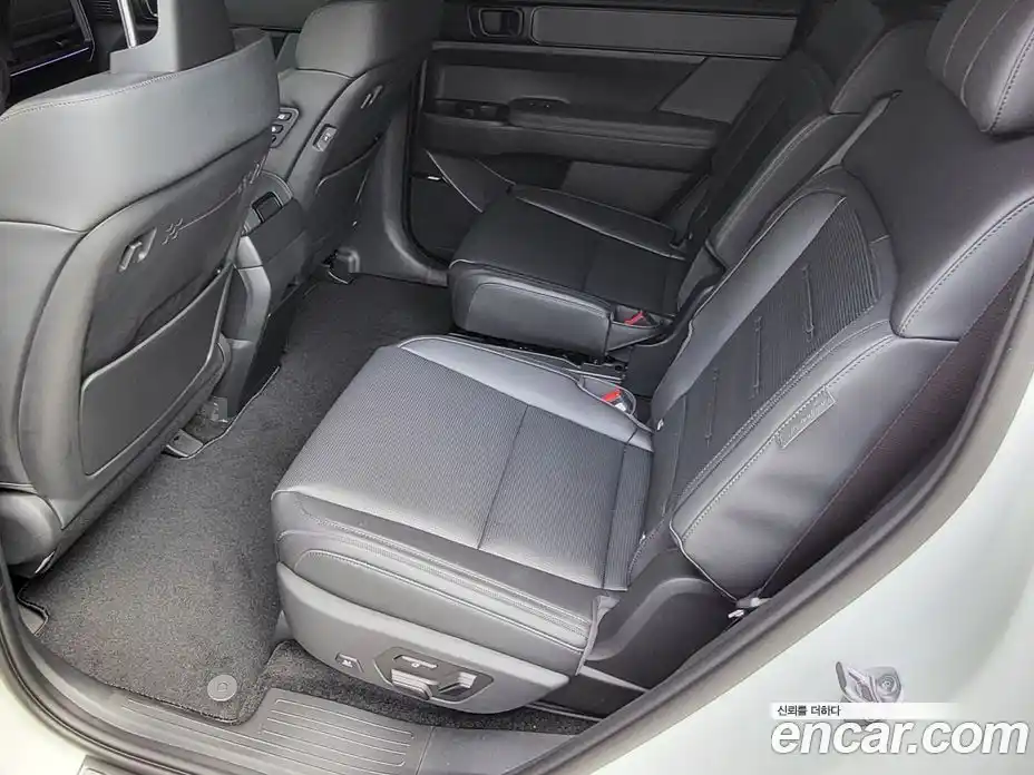 Hyundai Santa Fe 2025 1.6 Автомат в Москве № 129493, фото 11