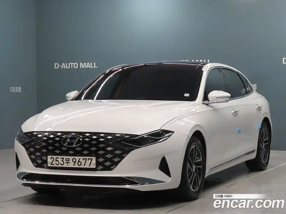 Hyundai Grandeur 2021 2.5 Автомат в Москве № 131030, фото 1