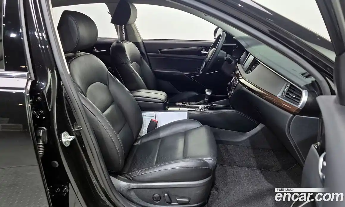 Kia K7 2017 2.4 Автомат в Москве № 132010, фото 13