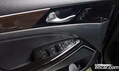 Kia K7 2017 2.4 Автомат в Москве № 132010, миниатюра 3