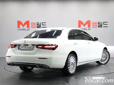 Mercedes-Benz E-Class 2023 2.0 Автомат в Москве № 139516, миниатюра 3