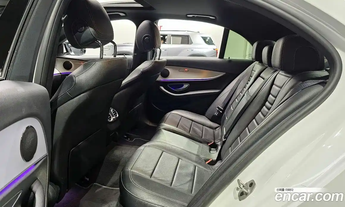 Mercedes-Benz E-Class 2021 2.0 Автомат в Москве № 139717, фото 12