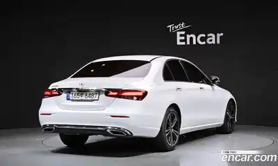 Mercedes-Benz E-Class 2021 2.0 Автомат в Москве № 139717, миниатюра 2