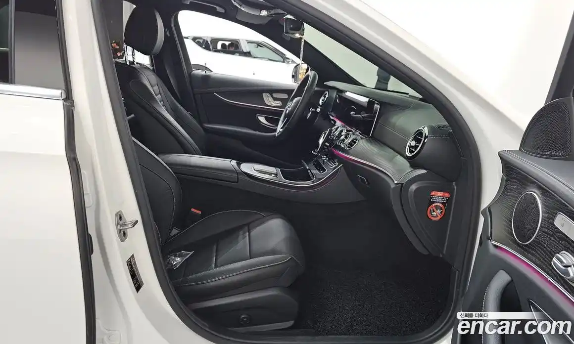 Mercedes-Benz E-Class 2023 2.0 Автомат в Москве № 140624, фото 11