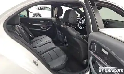 Mercedes-Benz E-Class 2023 2.0 Автомат в Москве № 140624, миниатюра 12