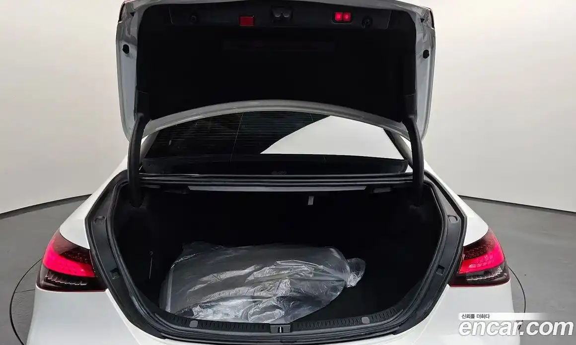 Mercedes-Benz E-Class 2021 2.0 Автомат в Москве № 143257, фото 3