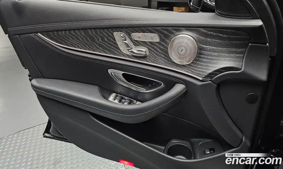 Mercedes-Benz E-Class 2022 2.0 Автомат в Москве № 143637, фото 19