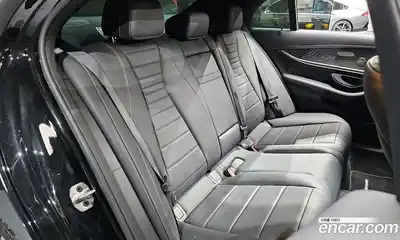 Mercedes-Benz E-Class 2022 2.0 Автомат в Москве № 143637, миниатюра 5