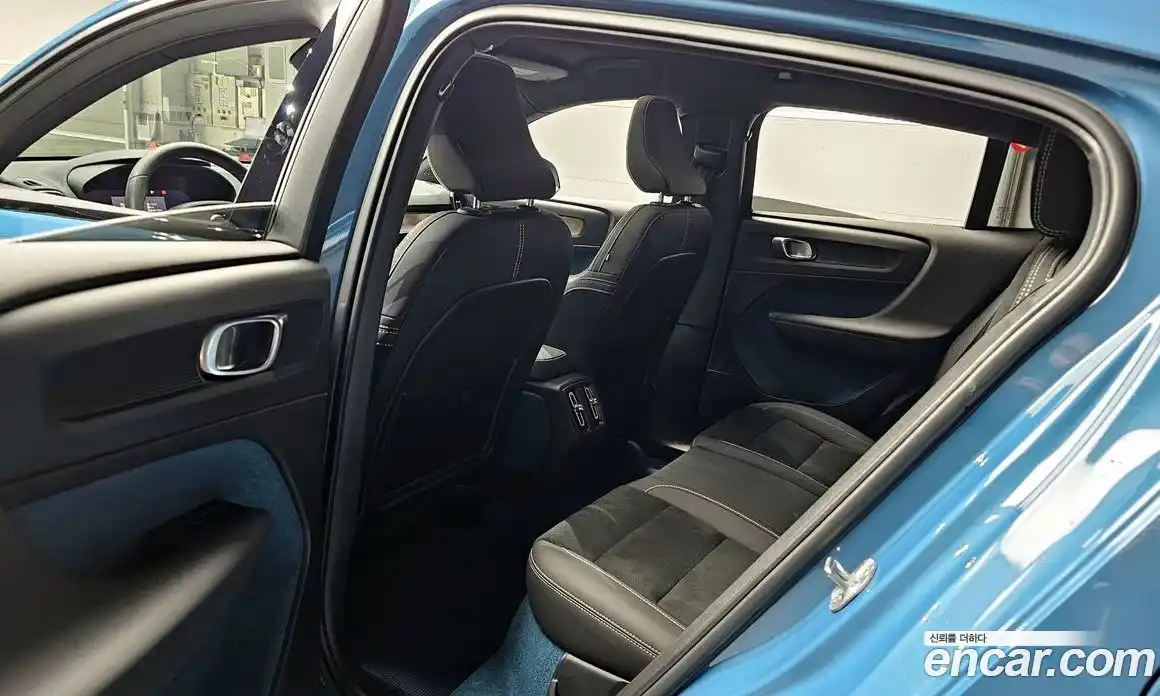 Volvo C40 2024 0.2 Автомат в Москве № 153553, фото 19