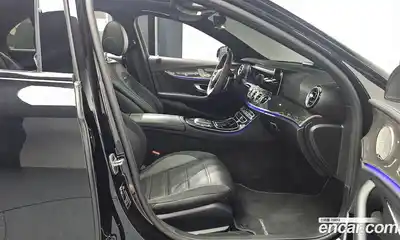 Mercedes-Benz E-Class 2022 3.0 Автомат в Москве № 160620, миниатюра 2