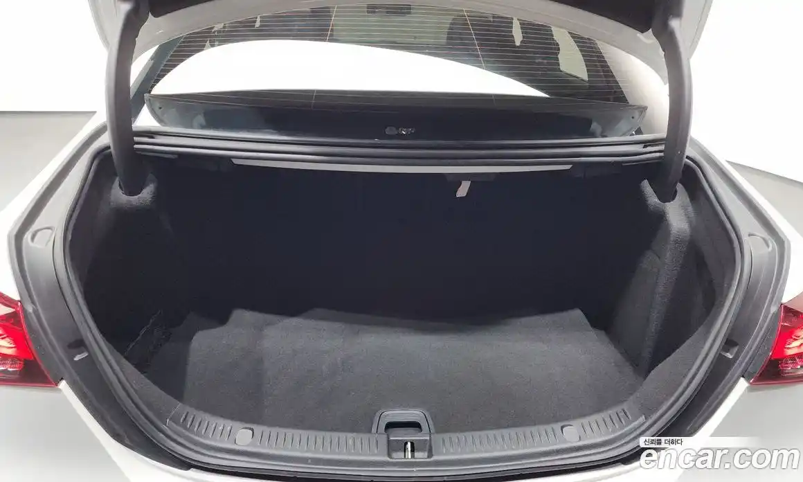 Mercedes-Benz E-Class 2021 2.0 Автомат в Москве № 160626, фото 15