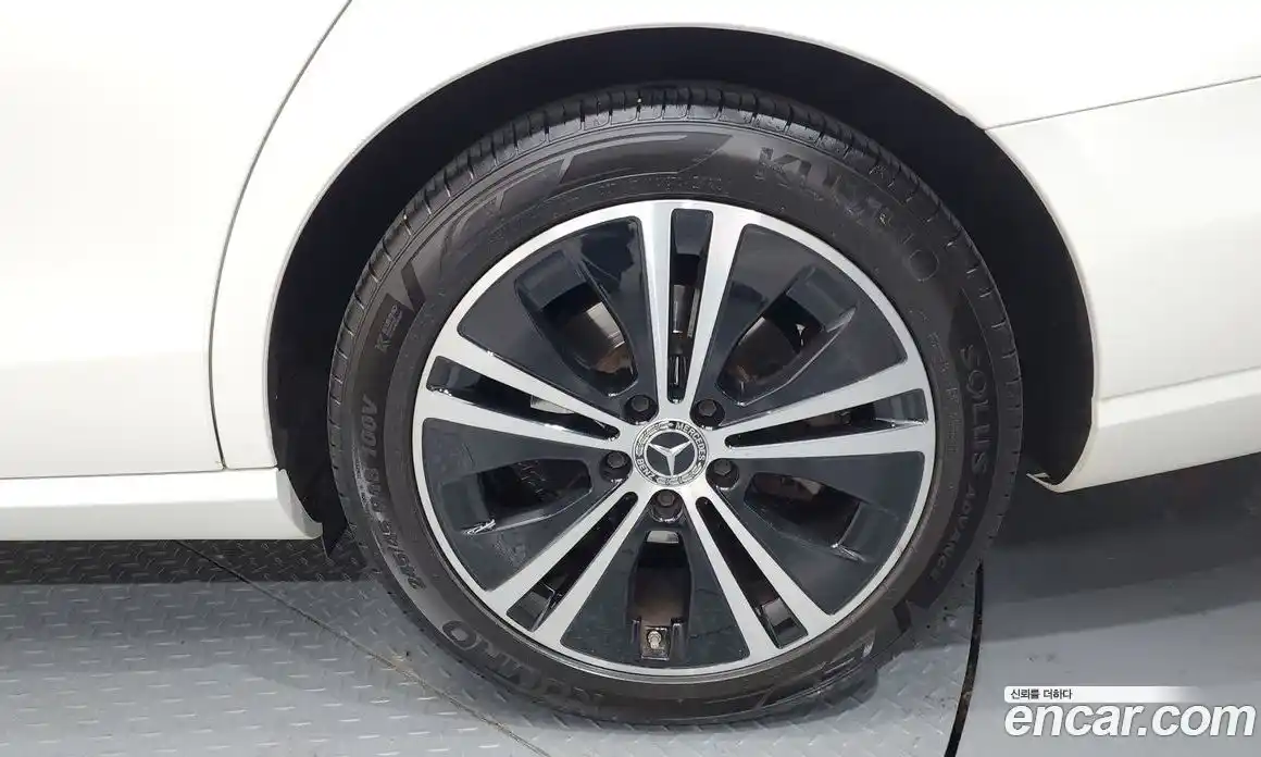 Mercedes-Benz E-Class 2021 2.0 Автомат в Москве № 160626, фото 18