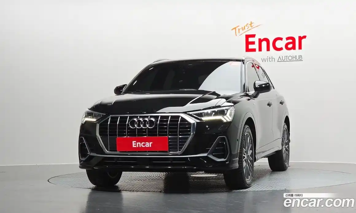 Audi Q3 2023 2.0 Автомат в Москве № 163005, фото 1