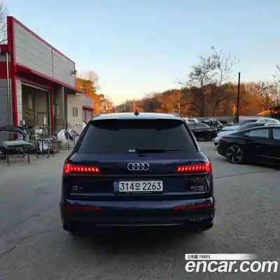 Audi Q7 2023 3.0 Автомат в Москве № 163947, миниатюра 4