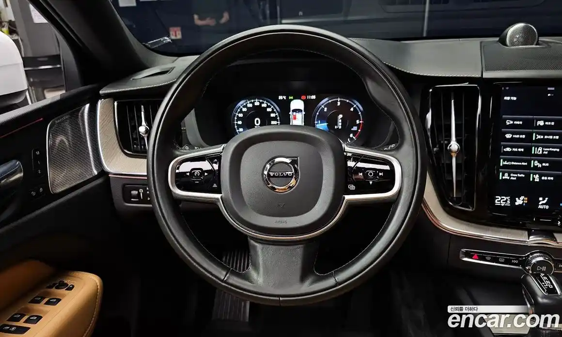 Volvo XC60 2020 2.0 Автомат в Москве № 164642, фото 13