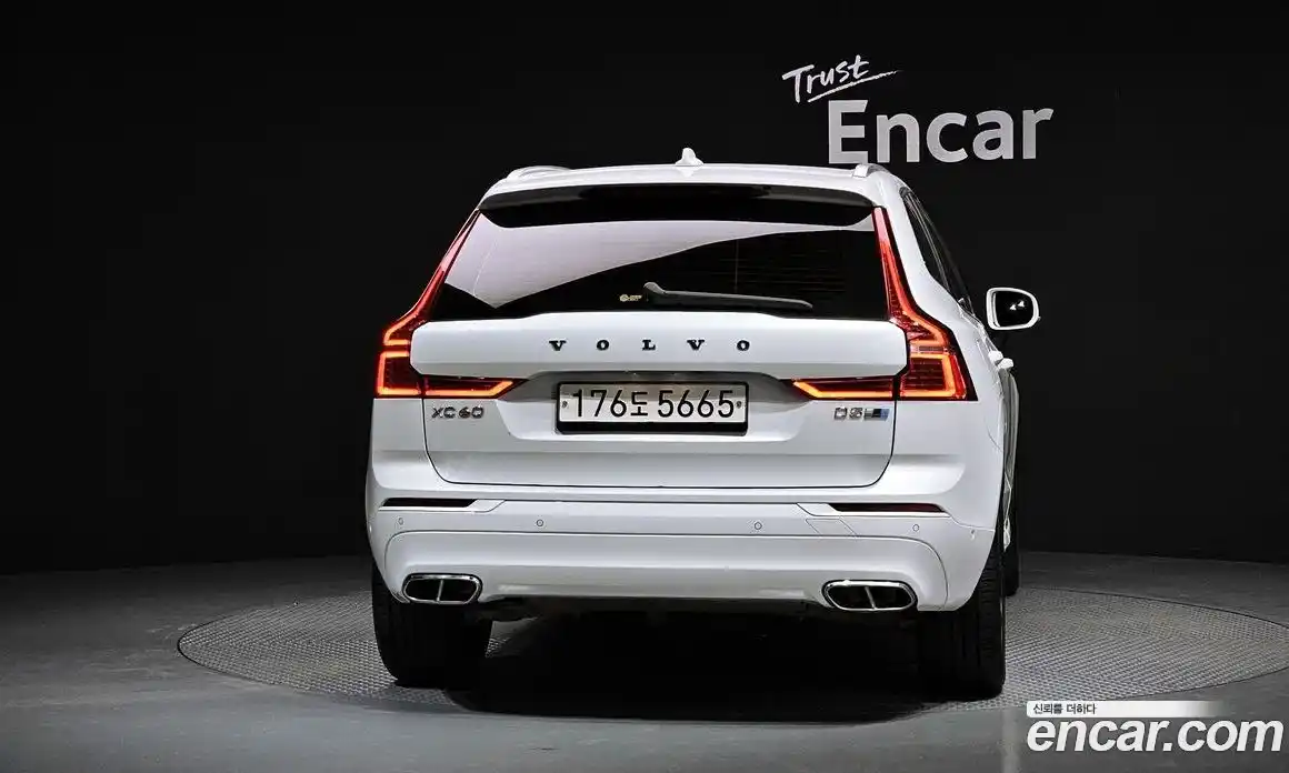 Volvo XC60 2020 2.0 Автомат в Москве № 164642, фото 4