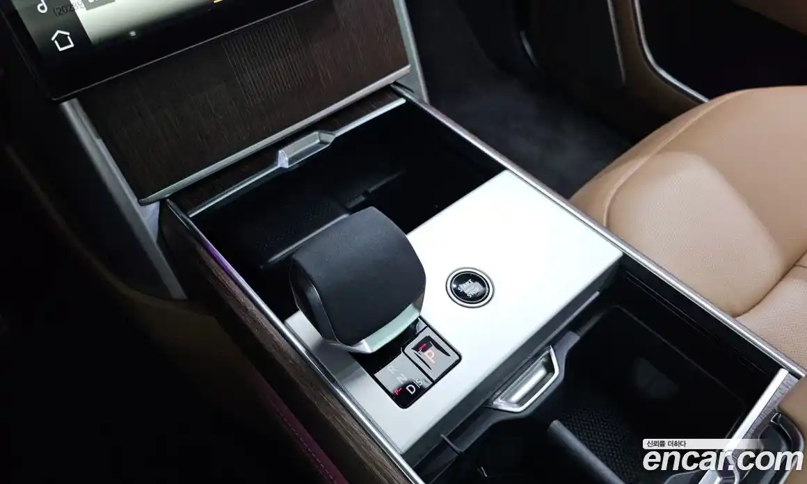 Land Rover Range-Rover 2024 4.4 Автомат в Москве № 166082, фото 15