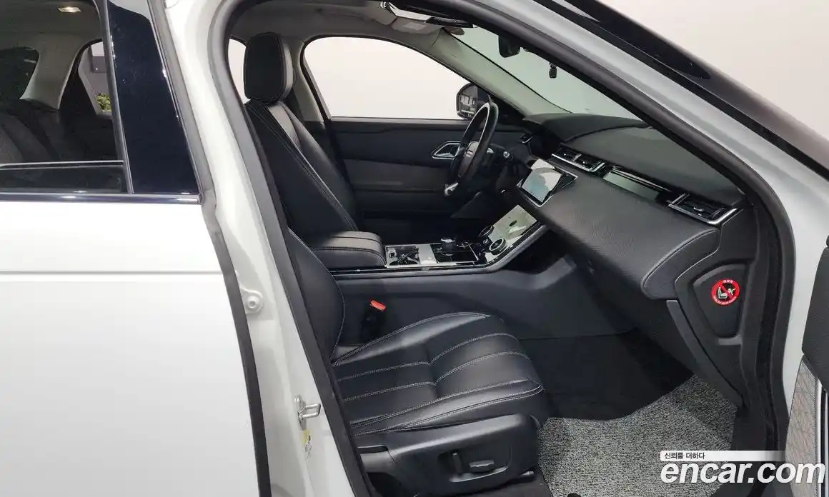 Land Rover Range-Rover Velar 2018 2.0 Автомат в Москве № 166148, фото 3