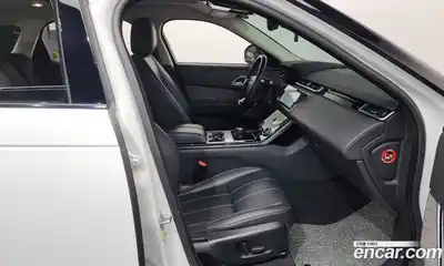 Land Rover Range-Rover Velar 2018 2.0 Автомат в Москве № 166148, миниатюра 3